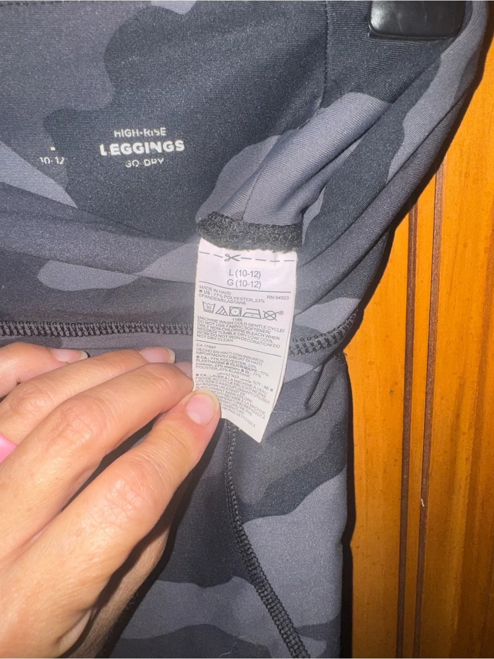 Old Navy Gray & Black Camo High-Rise Leggings